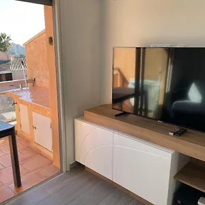 Appartement Appt T2 Refait A Neuf - Vue Dans Avec Piscine, Mandelieu